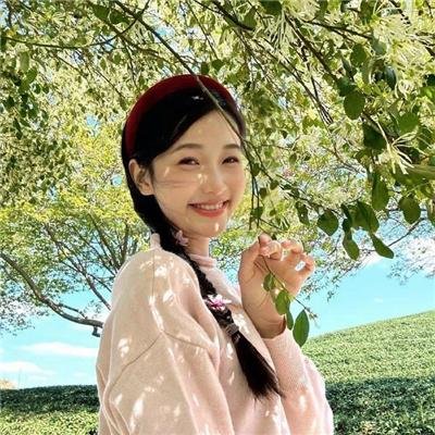 照片的她